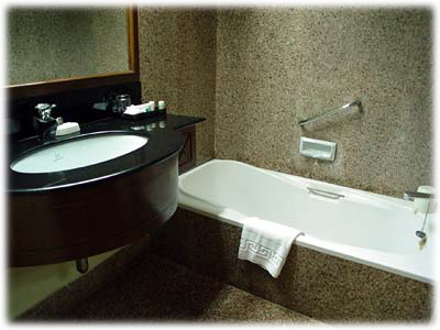 �o�X���[��