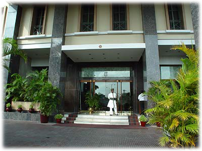 �z�e������