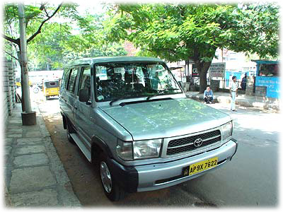 �X�H���̓��A�ɒ��Ԃ����g���^