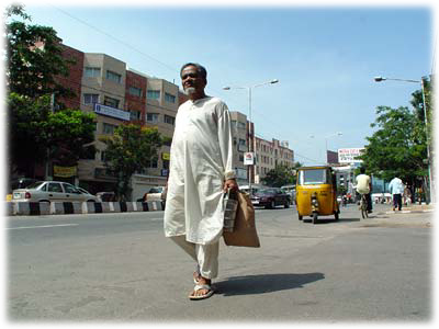 �N���^�[�𒅂ĕ����j���B