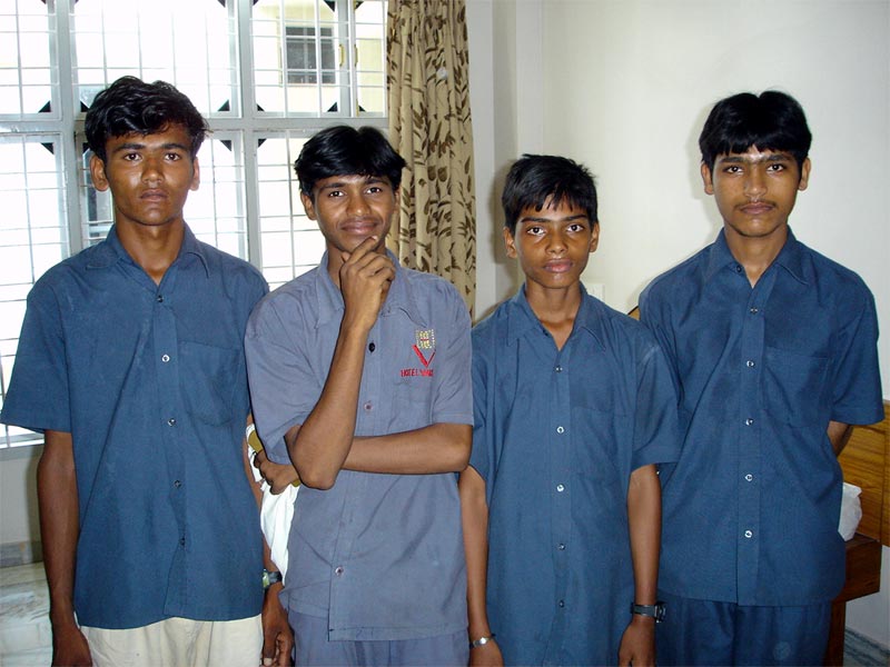 �ʐ^�W�̕\���͎��X�X�V���Ă��܂�